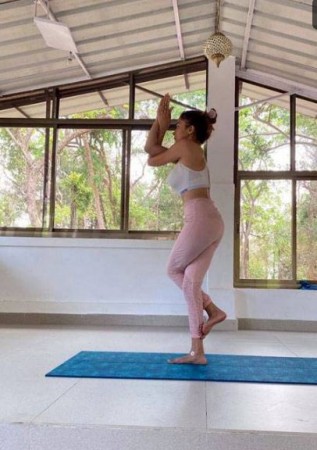 Utran fame Tina Dutta is learning yoga in lockdown