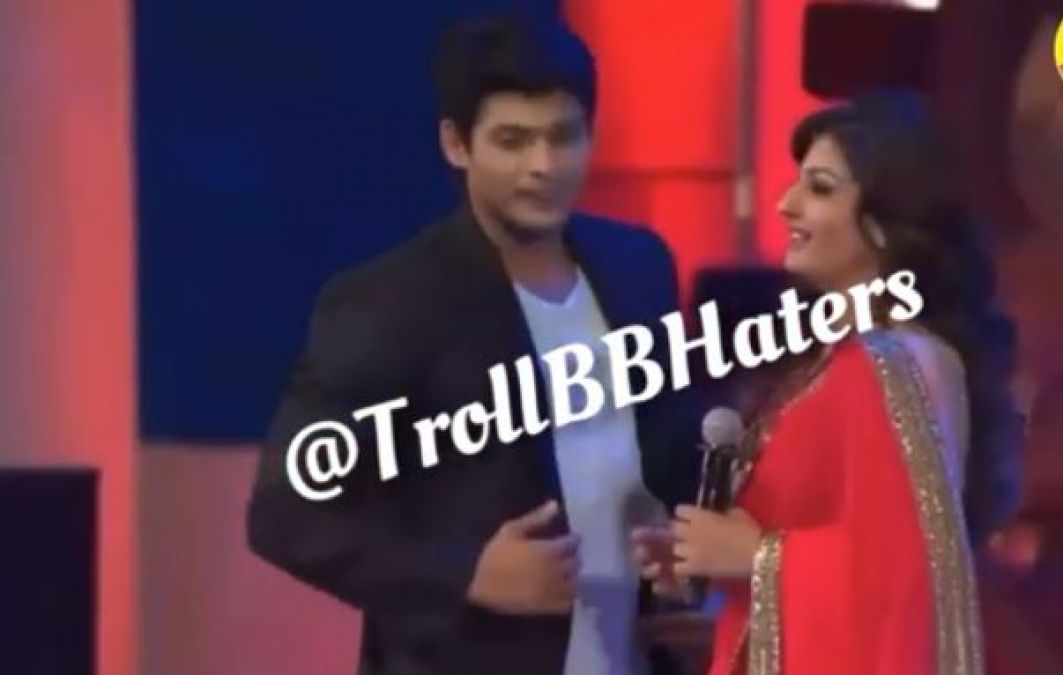 When Siddharth Shukla received the award on behalf of Salman Khan