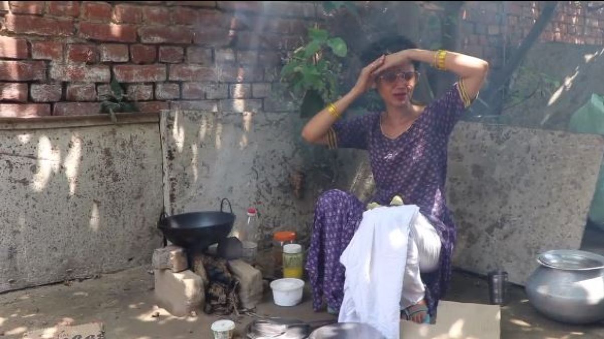 This TV actress is making rotis on the stove