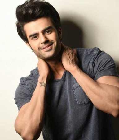Manish Paul told fans in a funny way, how to protect from cyclonic thunder