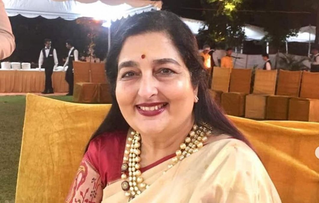 Anuradha Paudwal reveals the story of 'Ouch' trademark in a dhak dhak Karne Laga song