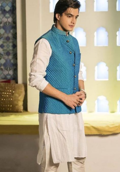 Try Shoaib Ibrahim and Mohsin Khan's kurta look on Eid