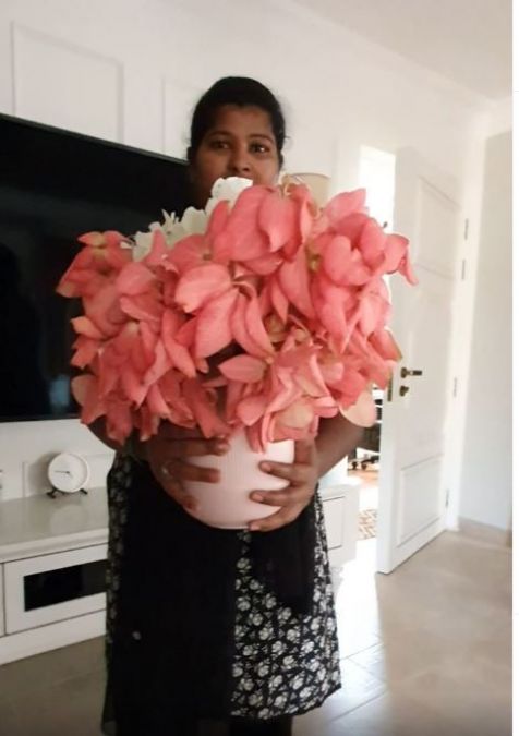 Archana Puran Singh house help gifted her flowers