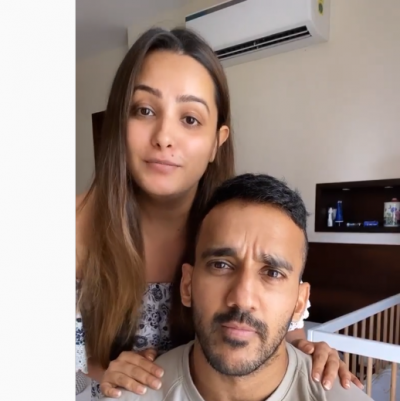 Anita Hassanandani slaps husband Rohit in prank video. Watch