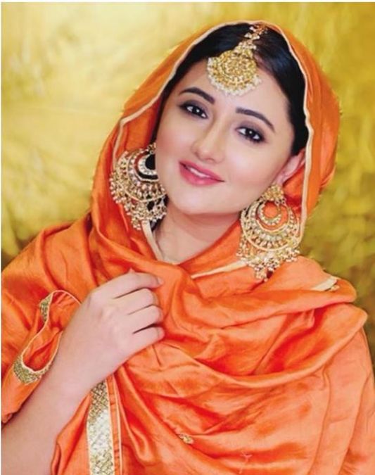 Along with Rashmi Desai, this actress is also out of Naagin 4