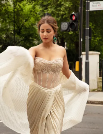हिना खान की नई ड्रेस पर टिकी लोगों की नजरें, Cannes 2022 में लूटी महफिल