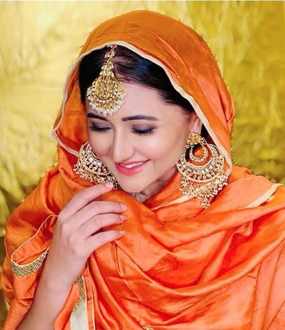 Rashmi Desai gets new makeup artist in lockdown