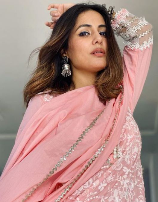 Hina Khan cooks mutton biryani, Here's how family reacts