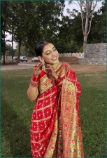 Niti Taylor looks gorgeous in red saree on Karwa Chauth