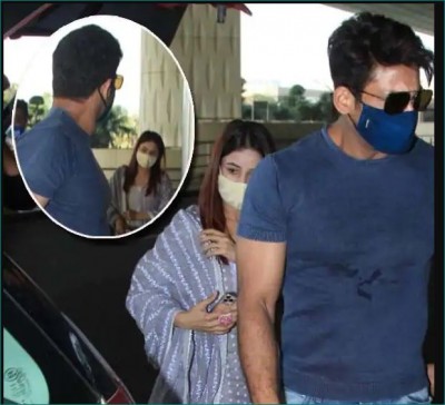Photos: 'Sidnaaz' spotted for first time at Mumbai airport