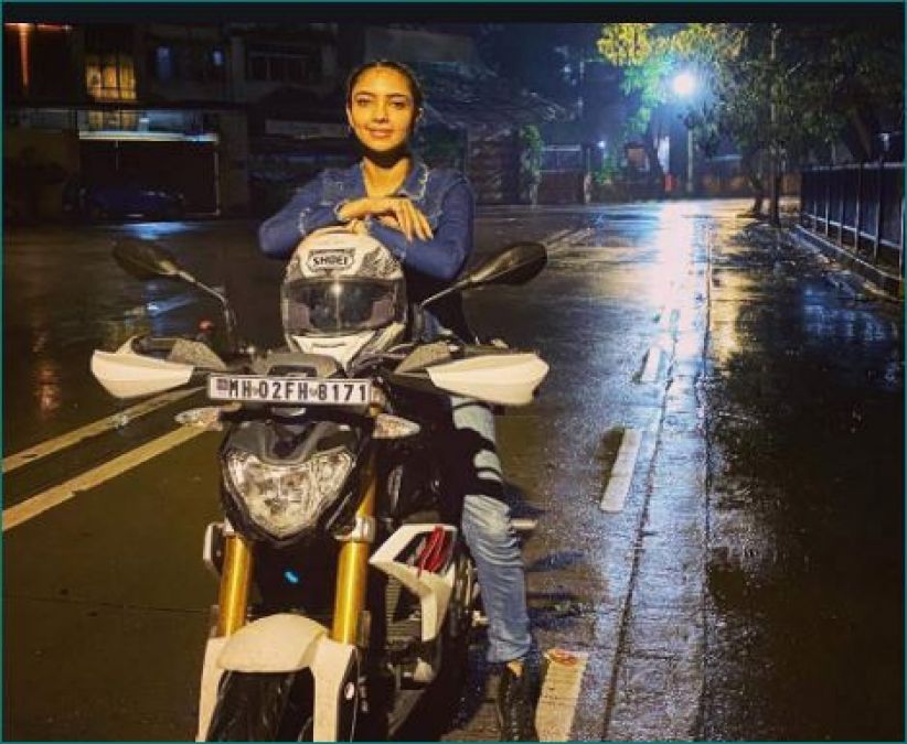 Birthday: Pooja Banerjee is national level swimmer, fond of riding bikes