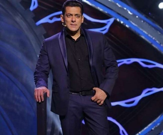 BB14: Salman Khan rages on Pavitra Punia due to her behaviour