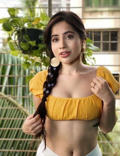 Urfi Javed once again created panic on social media with her bold pictures see photos