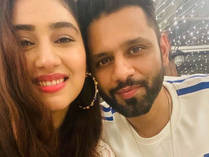 Rahul Vaidya's girlfriend is very happy with his proposal, Know reaction
