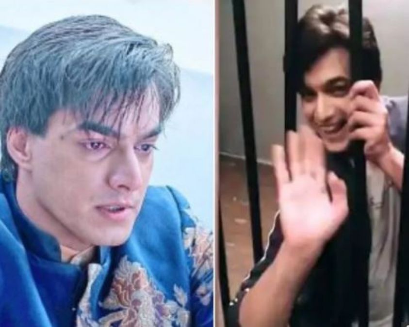 This famous actor reached jail during shooting, photos go viral on social media