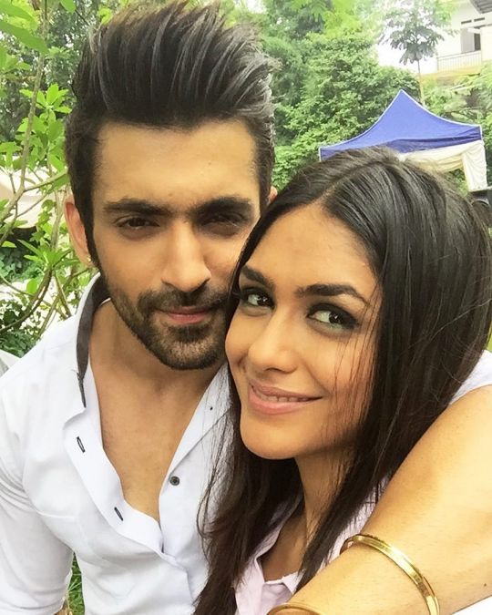 Mrunal Thakur dating this famous actor