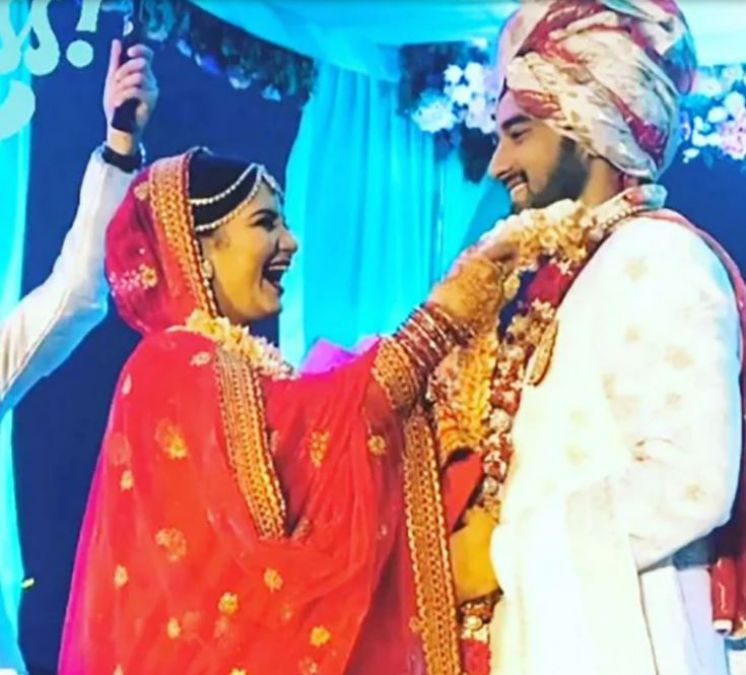 Now, this famous star got married, viral pictures created buzz