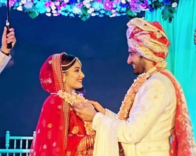 Now, this famous star got married, viral pictures created buzz