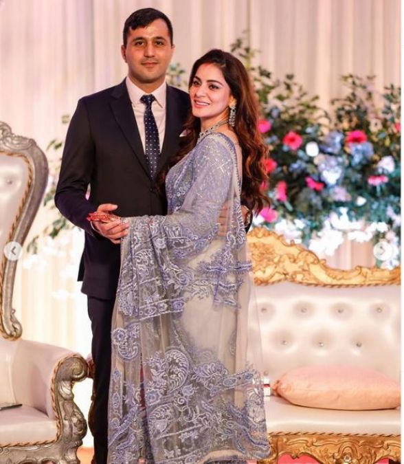 Pictures of Shraddha Arya's wedding reception surfaced