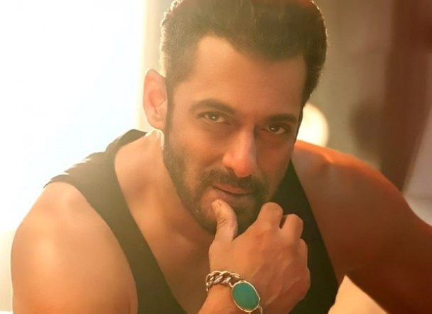 Salman Khan gets trolled for dancing in 'Naiyo Lagda'