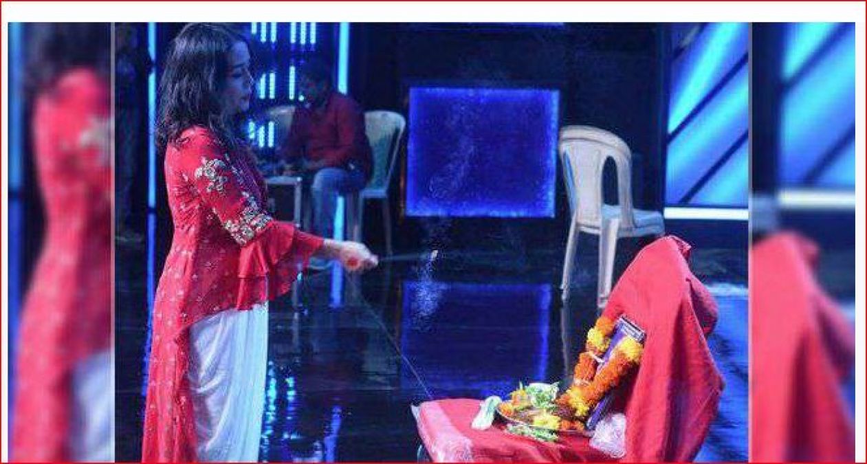 Indian Idol season 11 with worship and devotion to God