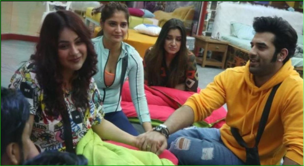 'Bigg Boss 13' accused of spreading obscenity, letter written to Union Minister for ban