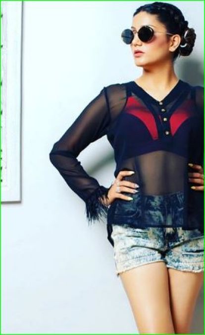 Sapna Chaudhary stuns in a mesh top, check out pic here