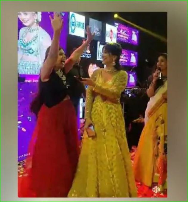 Shivangi Joshi hugged this fan of her as soon as she reached a Garba event