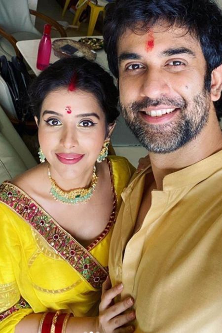 Charu Asopa celebrates Navratri with husband Rajiv Sen, shares these pictures