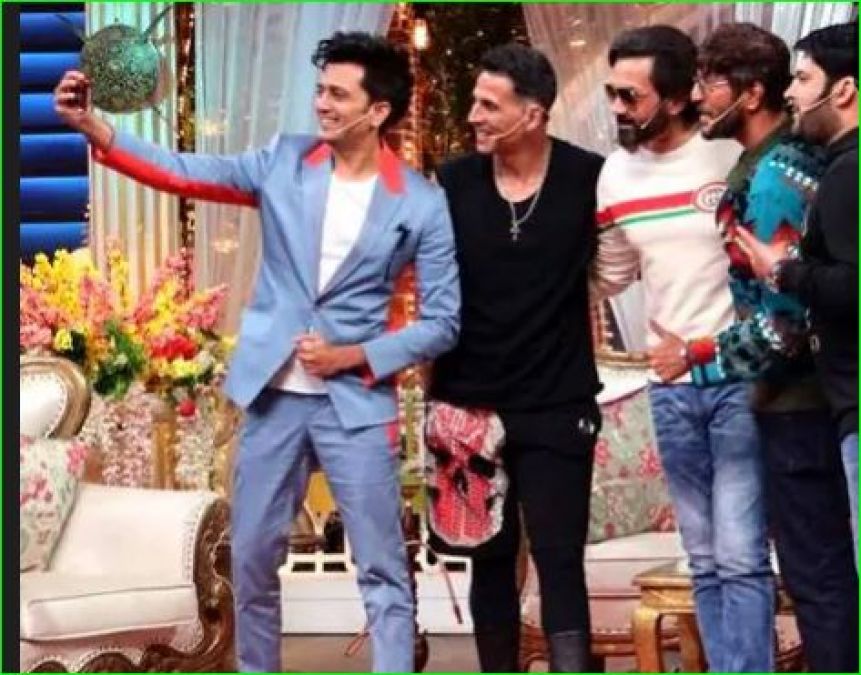 Housefull 4 stars enjoy Kapil's show, photos surfaced