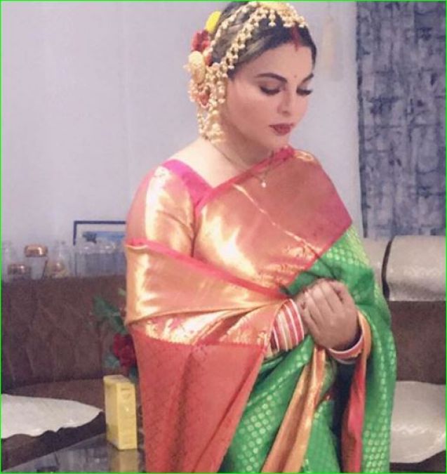 Rakhi Sawant celebrated her first Karwachauth in a green Banarasi saree, husband was not seen