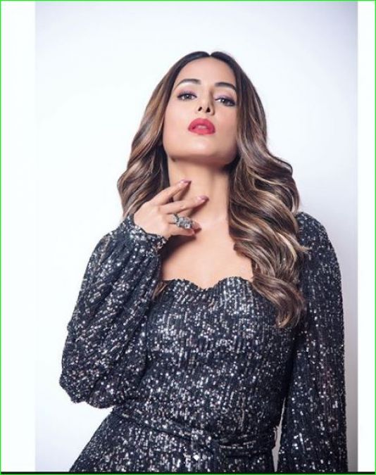Hina Khan shows off her sexy style in a glittering black dress