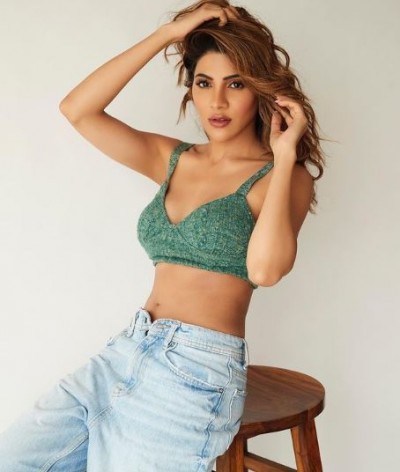 Nikki Tamboli opened jeans zip and button, made fans lose consciousness