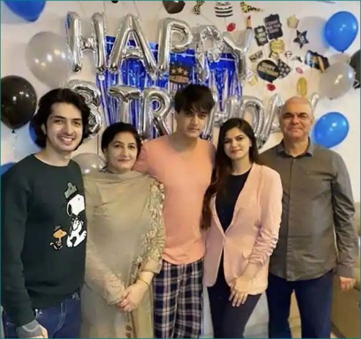 अपने परिवार संग मोहसिन खान ने मनाया धमाकेदार जन्मदिन