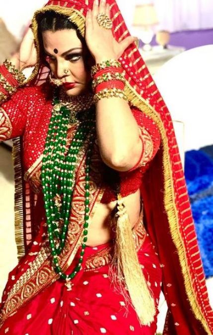 Rakhi Sawant became bride on Karwa Chauth, users said- 'Where is husband?'