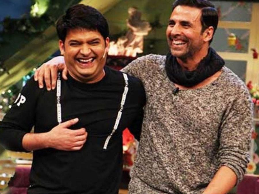 Akshay Kumar arrives at Kapil Sharma Show, got this unique gift