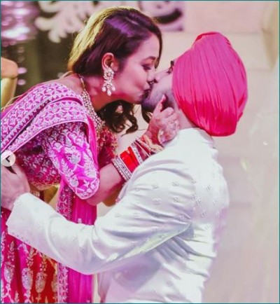 Neha Kakkar and Rohanpreet shares unseen wedding pictures