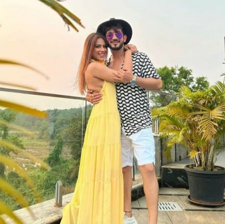 Arjun Bijlani's birthday celebration in Goa in a unique way, is seen having fun with Nia Sharma