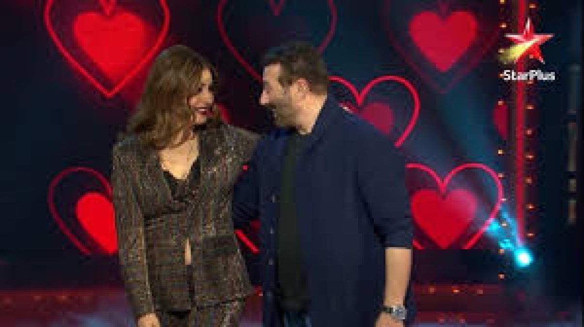 Sunny Deol started dancing with Raveena on the set of Nach Baliye 9, Suddenly son Karan got up and...