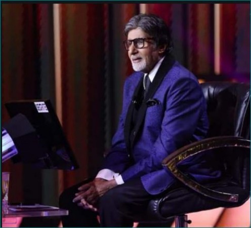 Amitabh Bachchan shares picture from KBC set