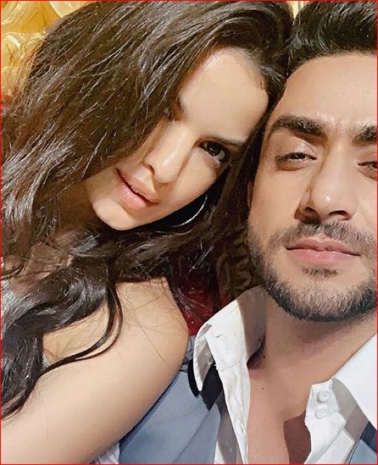 Aly Goni Has An Emotional Breakdown On-Stage, Says He Can’t See Natasa Crying