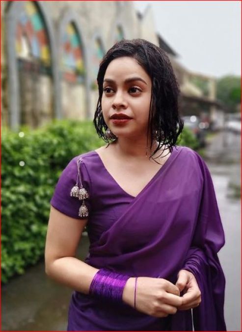 Sumona Chakraborty looks really hot in saree, See pictures