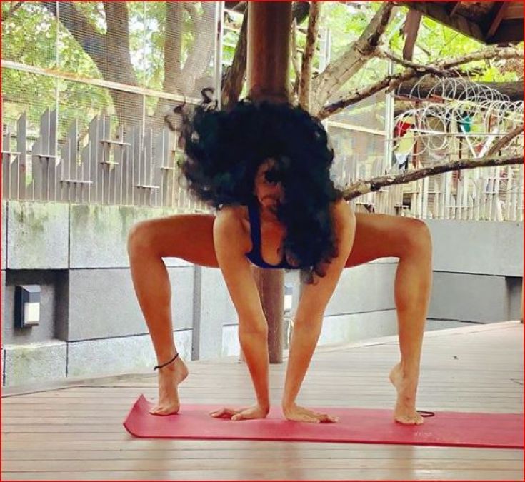 This actress once again made headlines by posting her yoga photos