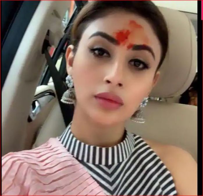 Mouni Roy arrives to see the King of Lalbagh, pictures go viral!