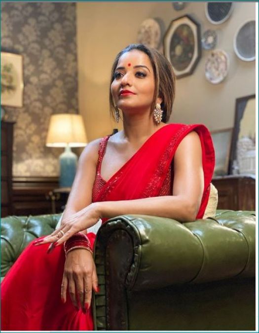 Photos: Monalisa sets style goals with her latest red saree look