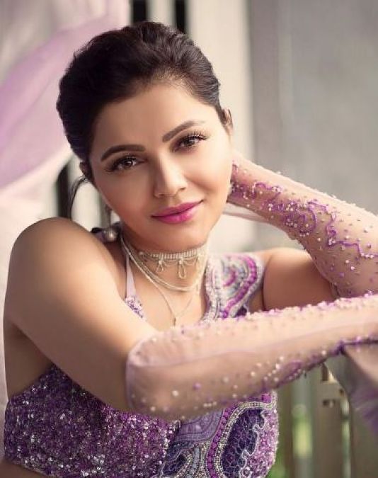 Rubina Dilaik Sizzles in New Outfit, Photos Surfaced