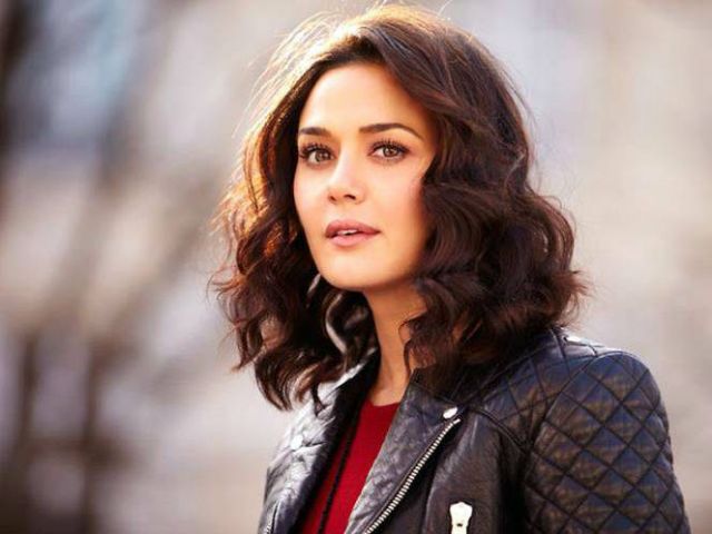 Preity Zinta angry over pairing with Aamir and Sanjay Dutt