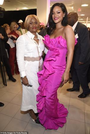 Rihanna pens down a beautiful note for her mother on her birthday