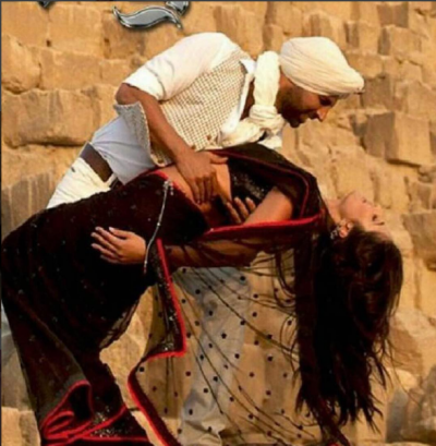 Khiladi Kumar has given a hilarious welcome to Katrina on Instagram