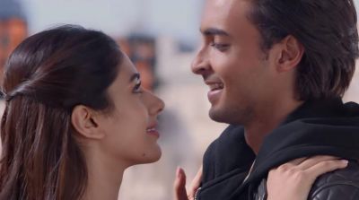 Loveratri's song Chogada is out: watch the most festive song of the year